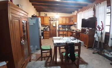 VENTA DE CASA MAS SALON. CHIMBAS