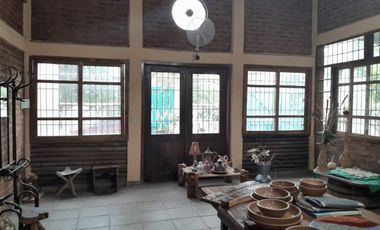 VENTA DE CASA MAS SALON. CHIMBAS