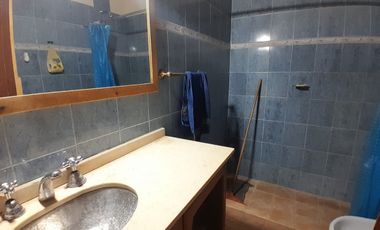 VENTA DE CASA MAS SALON. CHIMBAS