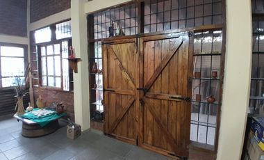 VENTA DE CASA MAS SALON. CHIMBAS