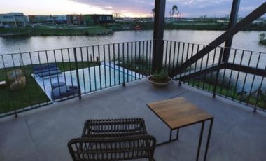 Venta Casa Vista a la Laguna Puertos Escobar