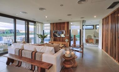 Venta Casa Vista a la Laguna Puertos Escobar