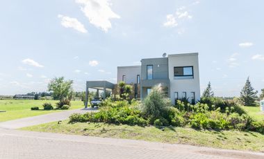CASA 5 AMBIENTES EN VENTA LA PROVIDENCIA CANNING