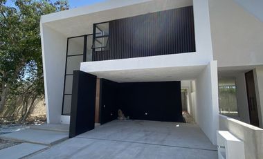 Casa en venta en Mérida, Colonia Altozano con 3 recámaras