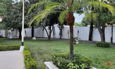 Ofrezco Quinta en Venta en Cadereyta Jimenez