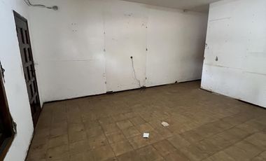CASA EN VENTA 4 AMBIENTES Y GARAGE SAN CRISTOBAL OPORTUNIDAD