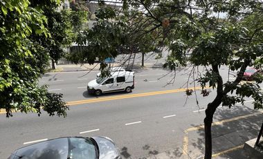 CASA EN VENTA 4 AMBIENTES Y GARAGE SAN CRISTOBAL OPORTUNIDAD