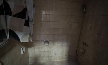 CASA EN VENTA 4 AMBIENTES Y GARAGE SAN CRISTOBAL OPORTUNIDAD