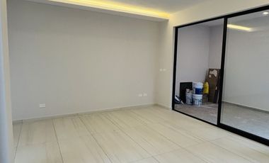 Casa en venta con diseño minimalista y puntuales acabados en Las Ánimas