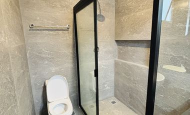 Casa en venta con diseño minimalista y puntuales acabados en Las Ánimas