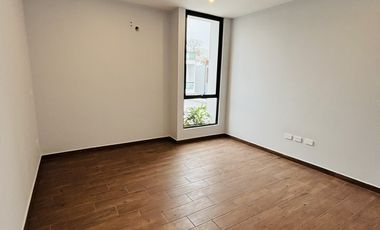 Casa en venta con diseño minimalista y puntuales acabados en Las Ánimas