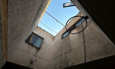 Casa a remodelar con excedente de terreno en Tonalá Centro