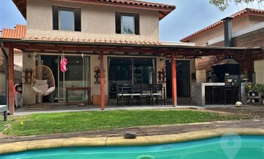Casa en Arriendo en Condominio Las Malvas, Peñalolén