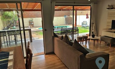 Casa en Arriendo en Condominio Las Malvas, Peñalolén