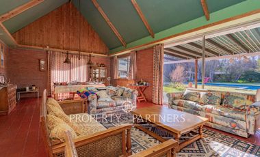 Arriendo incluye piscinero y jardinero.Parcela con casa en el mejor sector de nos terreno 5000 mts