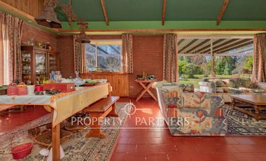 Arriendo incluye piscinero y jardinero.Parcela con casa en el mejor sector de nos terreno 5000 mts