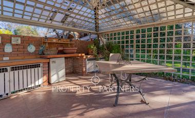 Arriendo incluye piscinero y jardinero.Parcela con casa en el mejor sector de nos terreno 5000 mts