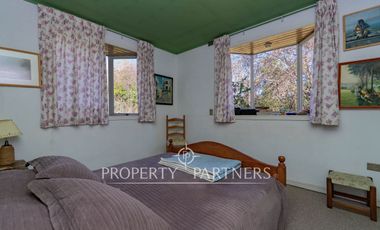 Arriendo incluye piscinero y jardinero.Parcela con casa en el mejor sector de nos terreno 5000 mts