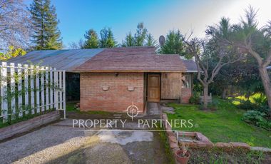 Arriendo incluye piscinero y jardinero.Parcela con casa en el mejor sector de nos terreno 5000 mts