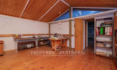 Arriendo incluye piscinero y jardinero.Parcela con casa en el mejor sector de nos terreno 5000 mts