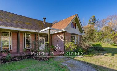 Arriendo incluye piscinero y jardinero.Parcela con casa en el mejor sector de nos terreno 5000 mts