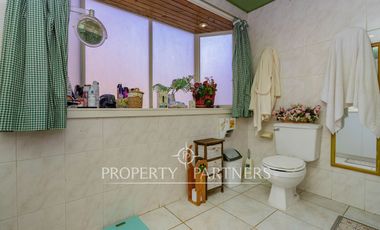 Arriendo incluye piscinero y jardinero.Parcela con casa en el mejor sector de nos terreno 5000 mts