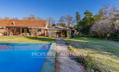 Arriendo incluye piscinero y jardinero.Parcela con casa en el mejor sector de nos terreno 5000 mts