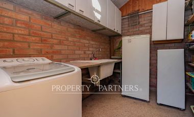 Arriendo incluye piscinero y jardinero.Parcela con casa en el mejor sector de nos terreno 5000 mts