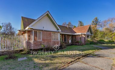 Arriendo incluye piscinero y jardinero.Parcela con casa en el mejor sector de nos terreno 5000 mts