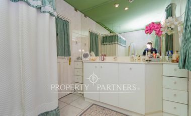 Arriendo incluye piscinero y jardinero.Parcela con casa en el mejor sector de nos terreno 5000 mts