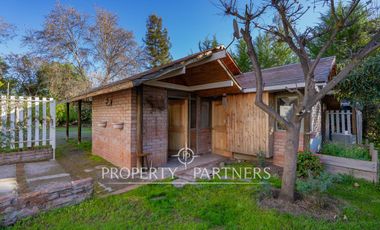 Arriendo incluye piscinero y jardinero.Parcela con casa en el mejor sector de nos terreno 5000 mts