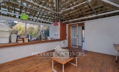 Arriendo incluye piscinero y jardinero.Parcela con casa en el mejor sector de nos terreno 5000 mts