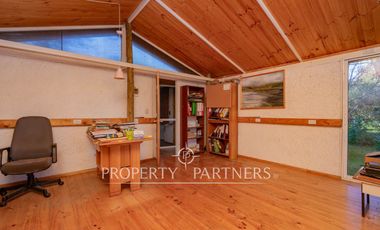 Arriendo incluye piscinero y jardinero.Parcela con casa en el mejor sector de nos terreno 5000 mts