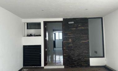 Casa remodelada en Jardines del Valle, Zapopan