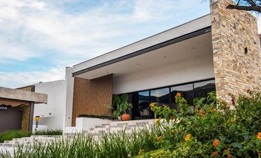 CASA EN VENTA EN ZONA EL URO CARRETERA NACIONAL