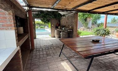 Finca con casa, galpón, animales y frutales-