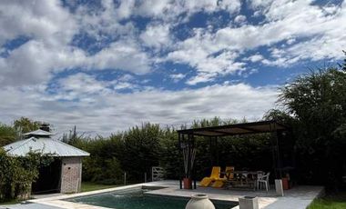Finca con casa, galpón, animales y frutales-