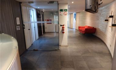 Excelente oficina piso completo Providencia