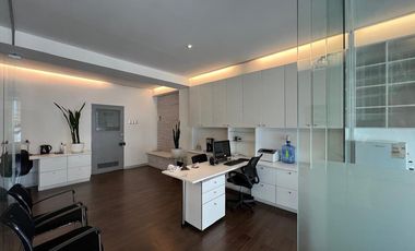 MODERNA Remodelada y Amoblada