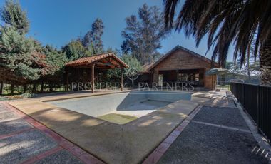 Estupenda casa estilo Chilena ubicada en excelente Condominio