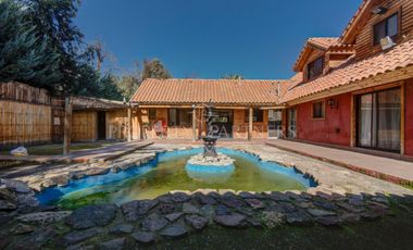 Estupenda casa estilo Chilena ubicada en excelente Condominio