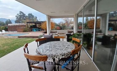 Casa Parcela estilo Mediterránea en exclusivo Condominio en Paine.