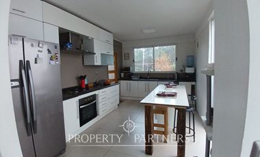 Casa Parcela estilo Mediterránea en exclusivo Condominio en Paine.