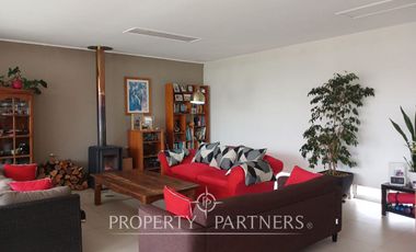 Casa Parcela estilo Mediterránea en exclusivo Condominio en Paine.