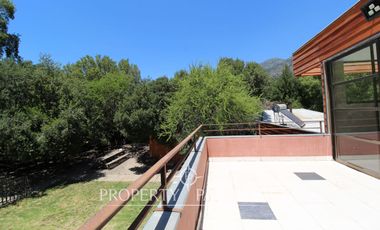 Acogedora Parcela en comunidad ecológica águila sur, emplazada dentro de un frondoso bosque nativo en el cerro