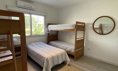 Excelente Casa en Venta - Barrio Chacras de la Cruz