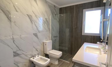 Excelente Casa en Venta - Barrio Chacras de la Cruz