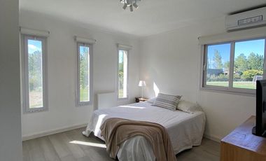 Excelente Casa en Venta - Barrio Chacras de la Cruz
