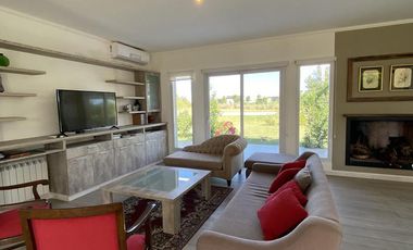 Excelente Casa en Venta - Barrio Chacras de la Cruz