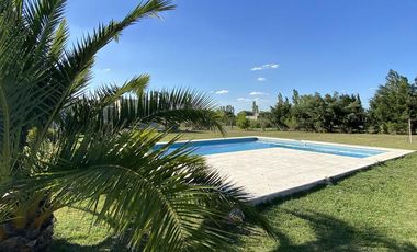 Excelente Casa en Venta - Barrio Chacras de la Cruz
